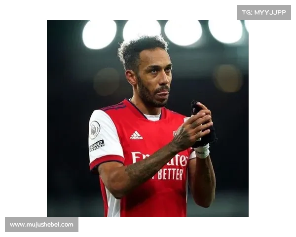 探讨奥巴梅扬选择效力加蓬而非代表法国队背后的身份认同与家国情感